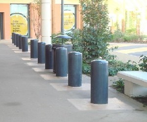Bornes anti-bélier acier avec chapeau bombé